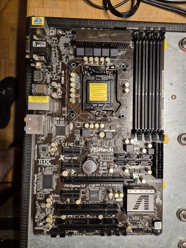 ASRock Z68 Extreme3 Gen3 1155 - Bild 1 von 6