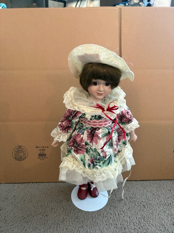porcelain dolls collectible