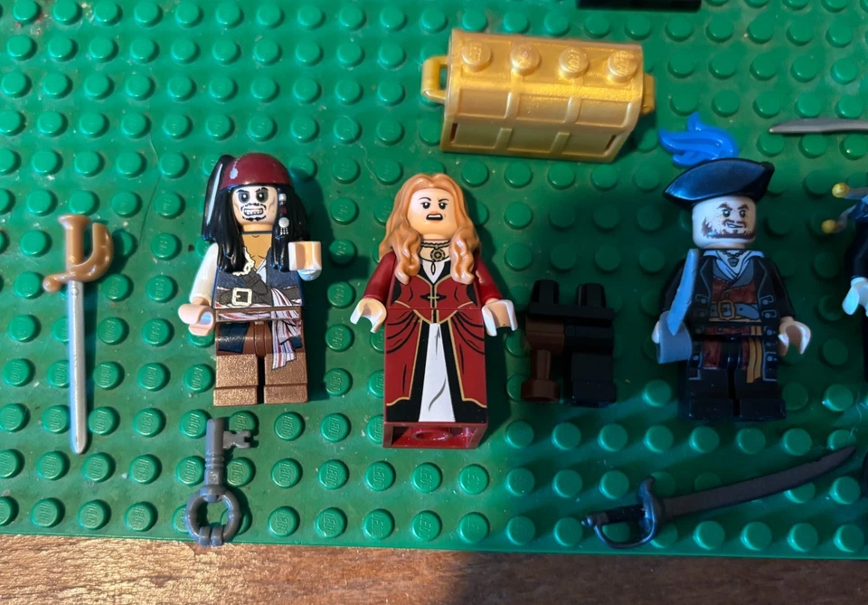 Pirates of the Carribbean lot POTC Minifigures Jack, Black, Barbosa, Turner , - Image 3 of 4