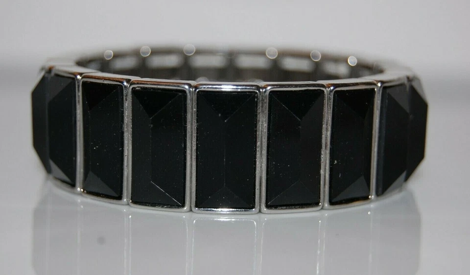 ELEGANT BOLD COUTURE BLACK ACRYLIC CRYSTALS SILVERED STATEMENT STRETCH BRACELET - Image 4 of 4