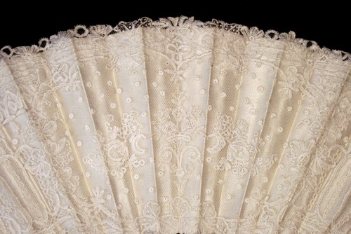 Antique Mother of Pearl Hand Fan Heavy Satin Needle Lace eventail nacre - Picture 4 of 13
