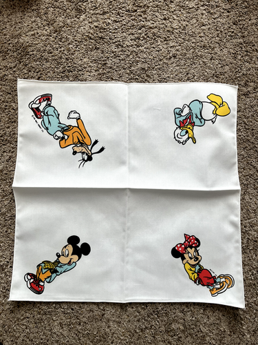 WALT DISNEY & CO White Cloth Napkin Mickey Minnie Donald Goofy