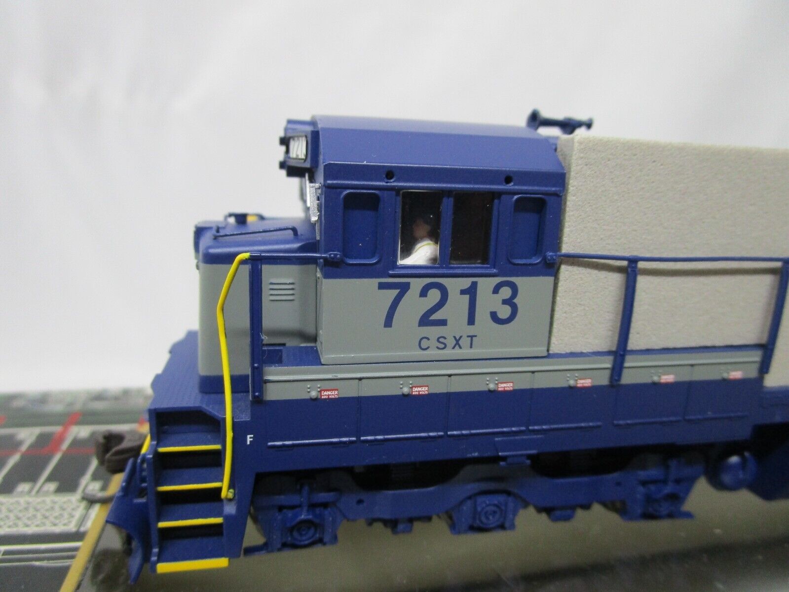 Picture 4 of 8