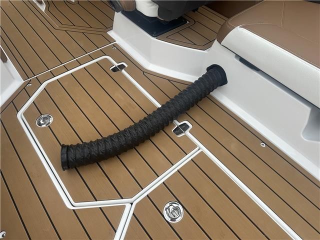 2025 Nautique G23  Victory Red