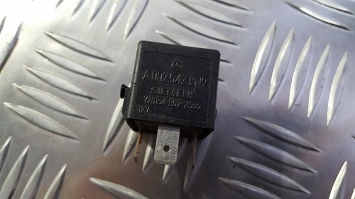 A0025421319 Relais, Arbeitsstrom V23134-B52-X336  V23134B52X336 M DE326678-34