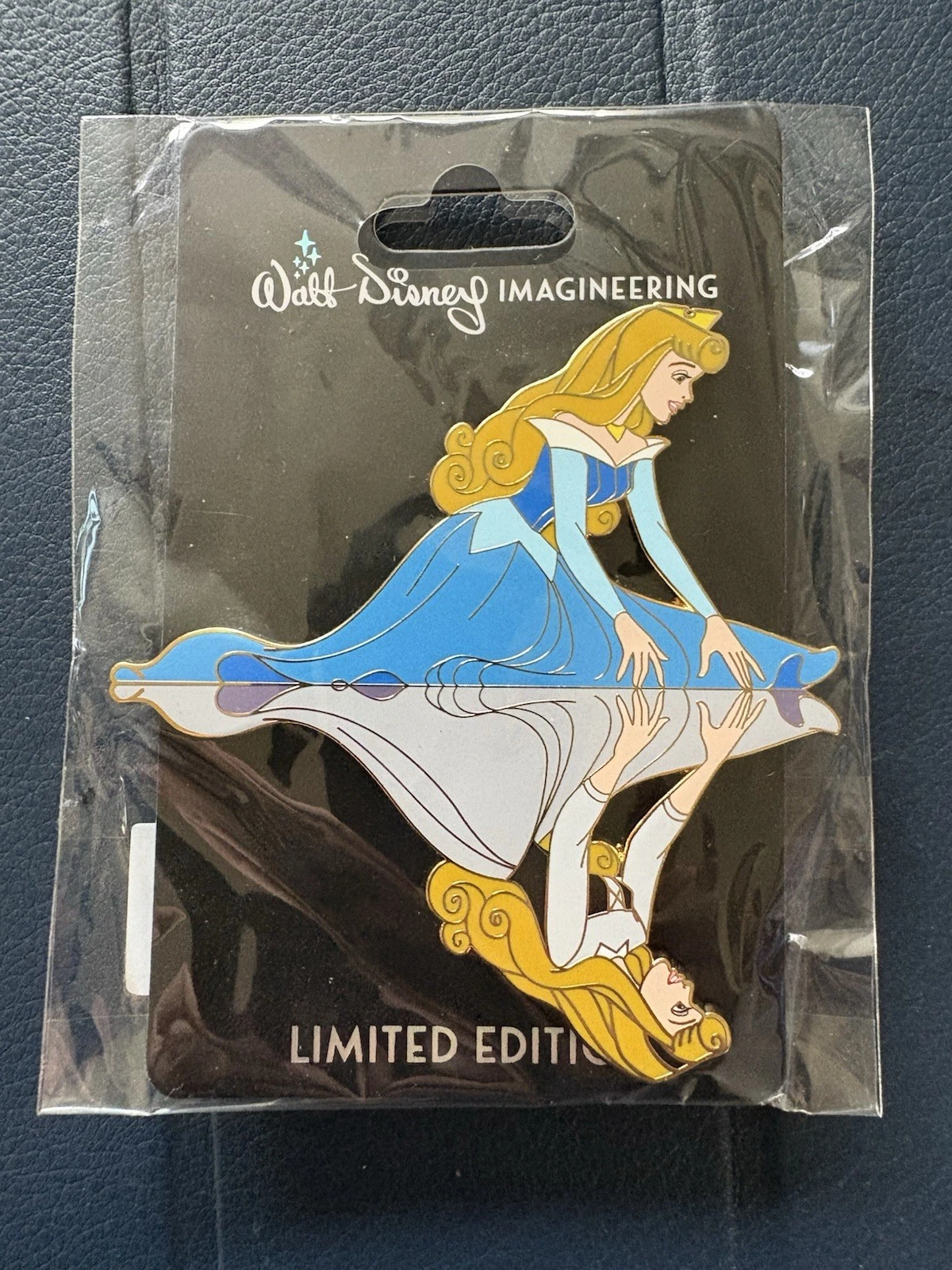 WDI Princess Aurora Blue Reflections Pin Le 300 D23 Sleeping Beauty Mog Ariel