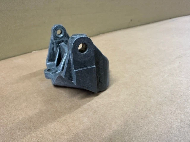 Suporte de alternador de liga Ford Pinto. - Imagem 3 de 4