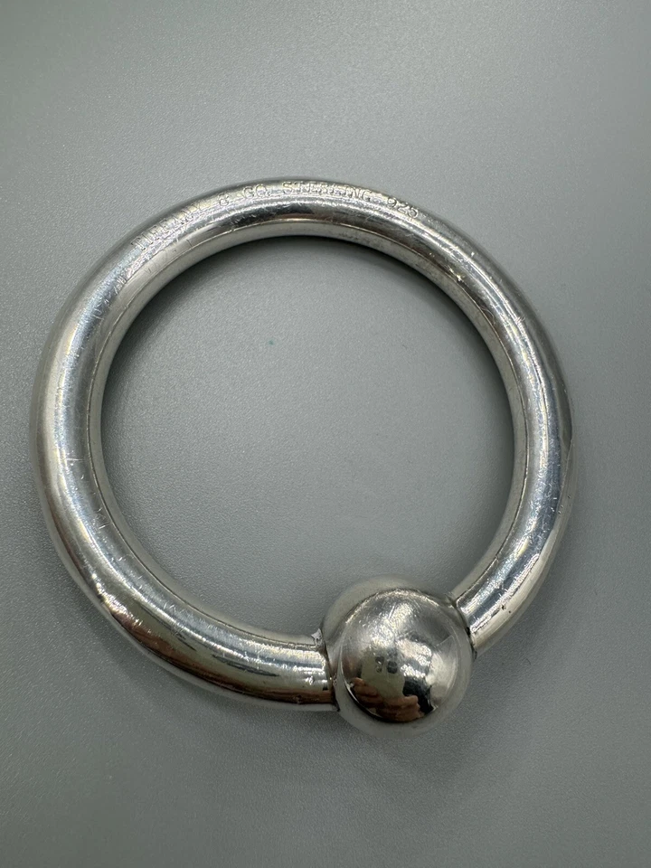 Sonajero redondo de bebé Tiffany & Co de plata de ley 925 de un solo círculo 15,4 g Foto 2 de 4