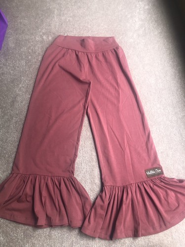 Syllabus Ruffles Capri Maroon Red 