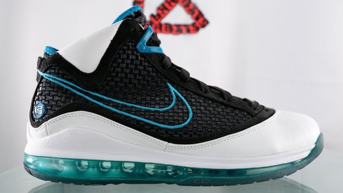 NEW 2009 Nike Lebron 7 VII QS Red 