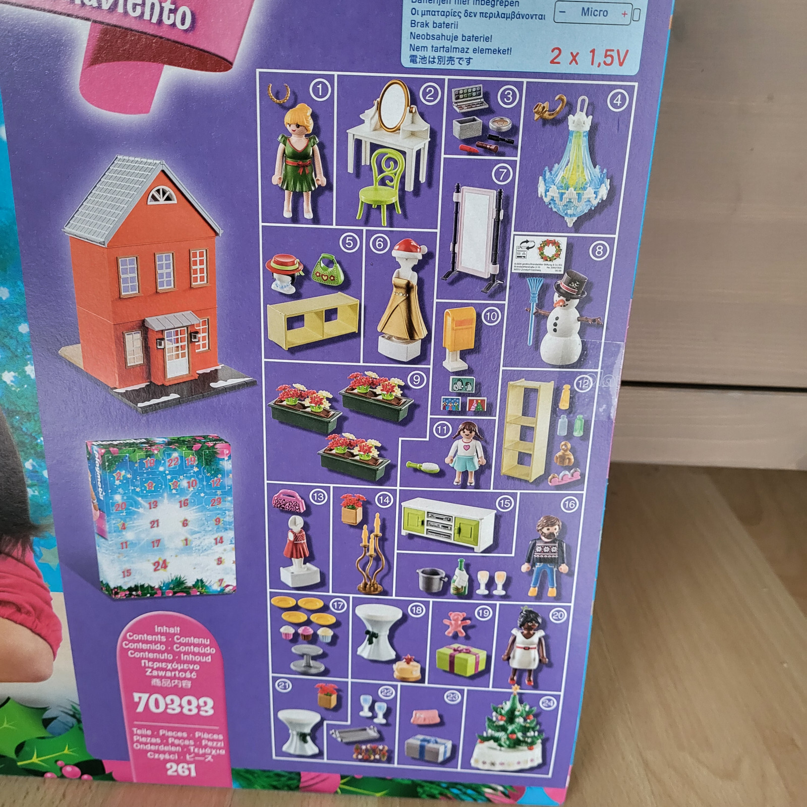 PLAYMOBIL Großer Adventskalender 'Weihnachten Im Stadthaus' – 261 Teile, 4 Figuren, Haus, Ab 4 Jahren