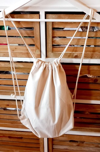 Neu Rucksack mit wunderschönem Blätterdruck (Haselnuss). - Bild 4 von 5