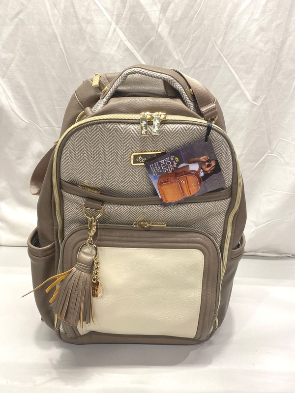 NEW with tags Itzy Ritzy Diaper Bag Backpack, Vanilla latte Boss Plus LARGE
