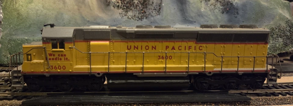 Athearn Blue Box HO Scale SD45 Union Pacific Locomotive #3600 Powered: RUNS @@ - Image 2 of 4