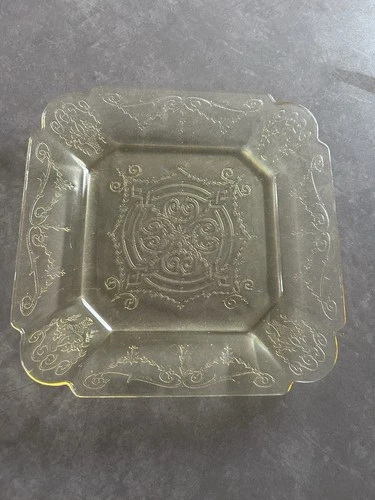 Indiana Glass Lorain Flower Basket Yellow Dinner Plate 10 1/4” Exc Cond No Res!