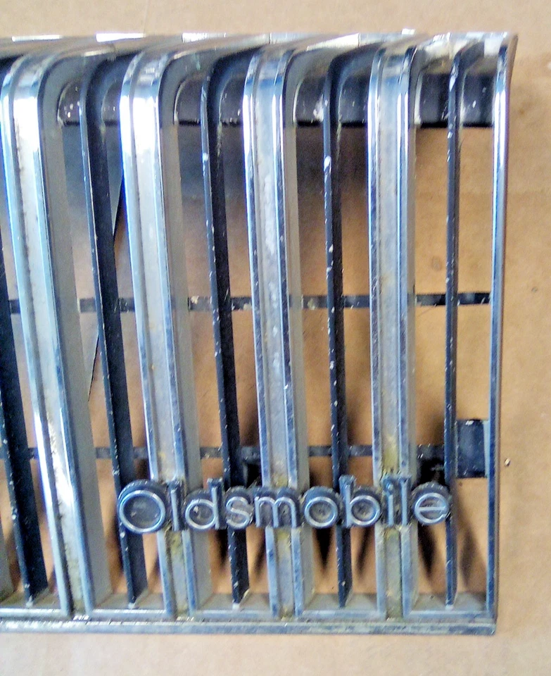 Oldsmobile Cutlass 1976-77 parrilla delantera izquierda LOC-202DG Foto 4 de 4