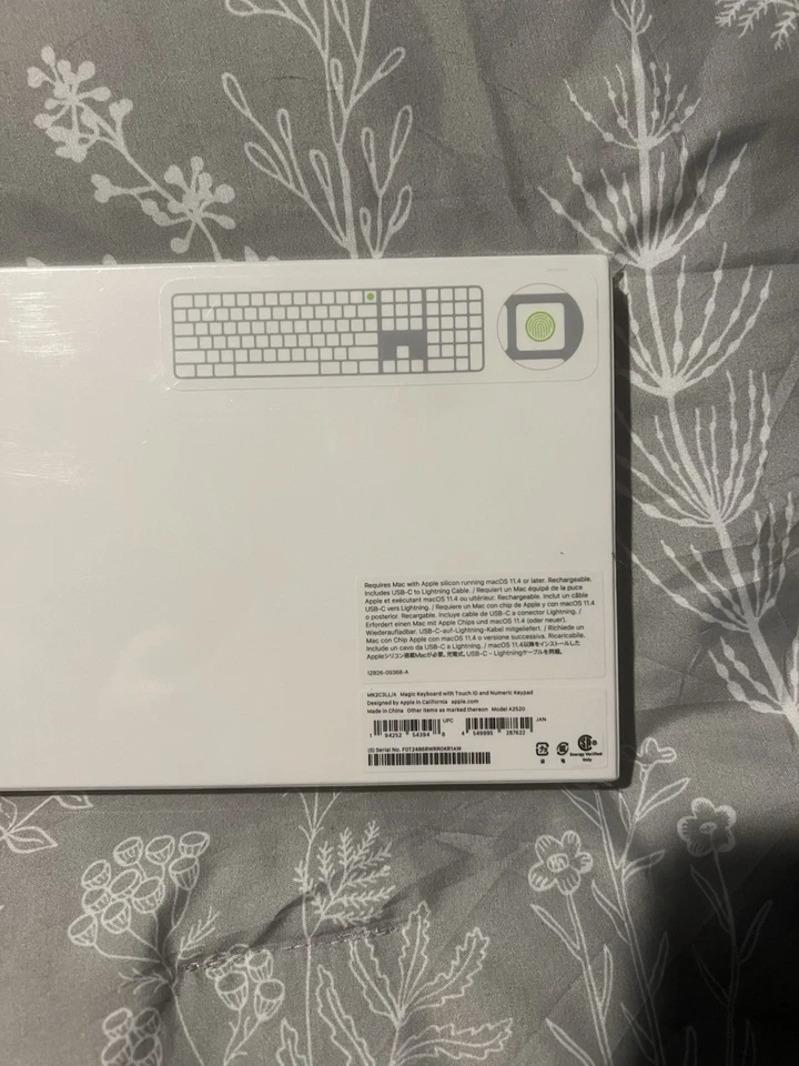 Apple Magic Keyboard with Touch ID and Numeric Keypad USB-C Silicon White A2520 - Image 3 of 4