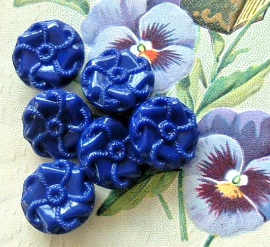 Sets of Small Vintage Navy Blue Buttons 6 Fancy Glass , 7 Floral Pierced Plastic - Image 2 of 4