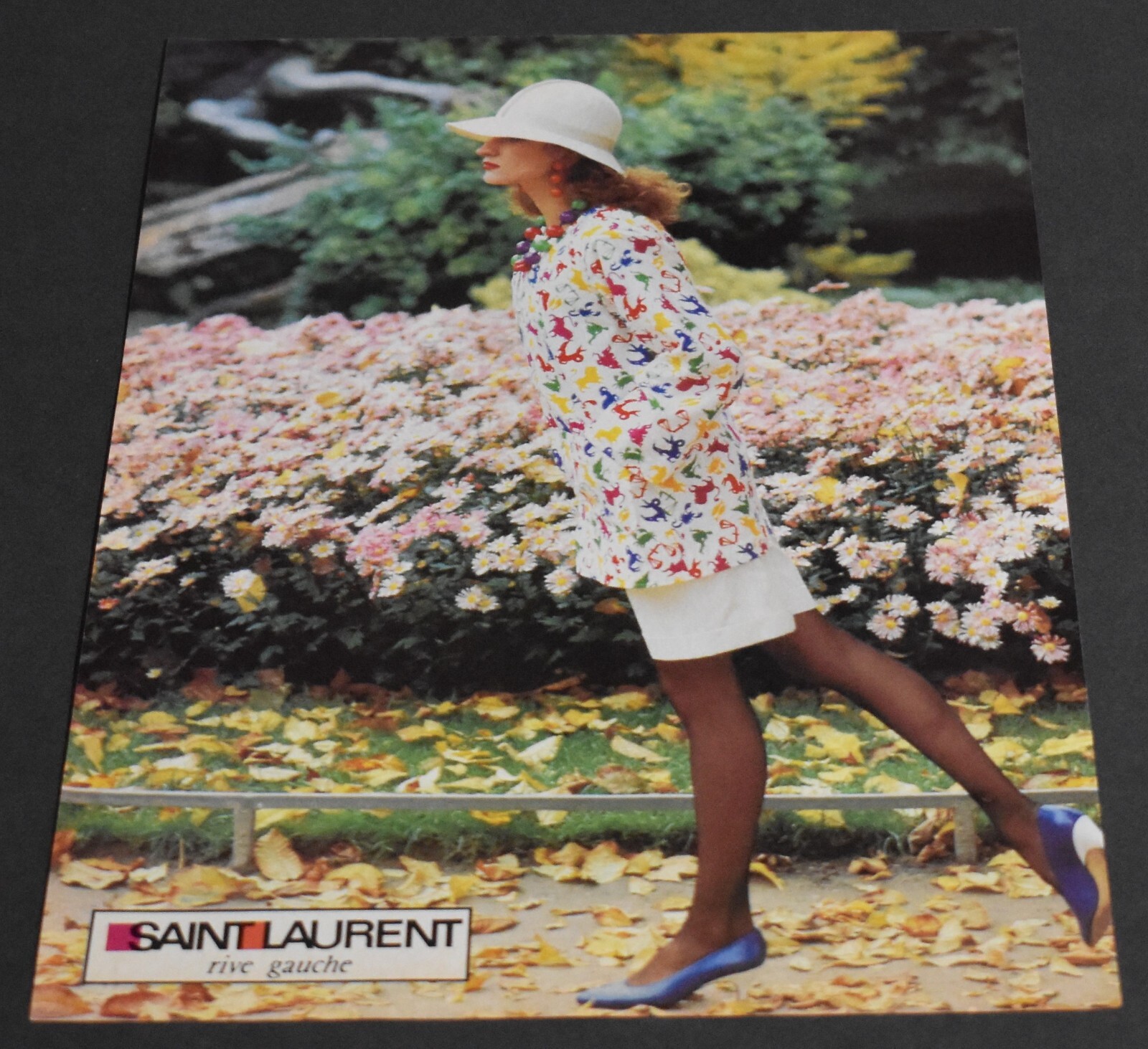 1982 Stampa Pubblico Tacchi Sexy Gambe Lunghe Moda Donna Bionda Yves Saint Laurent Abito