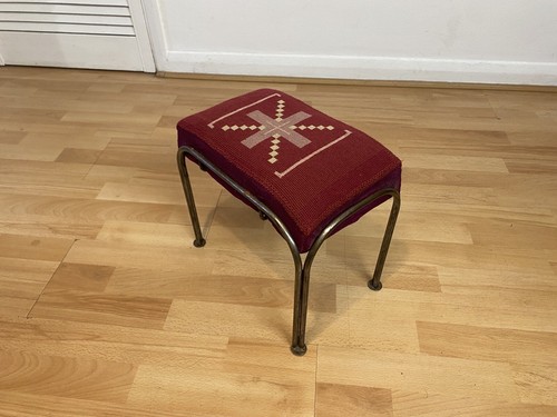 Stunning Vintage Footstool Foot Rest Stool With Iron Base & Embroidered Design - Picture 7 of 15