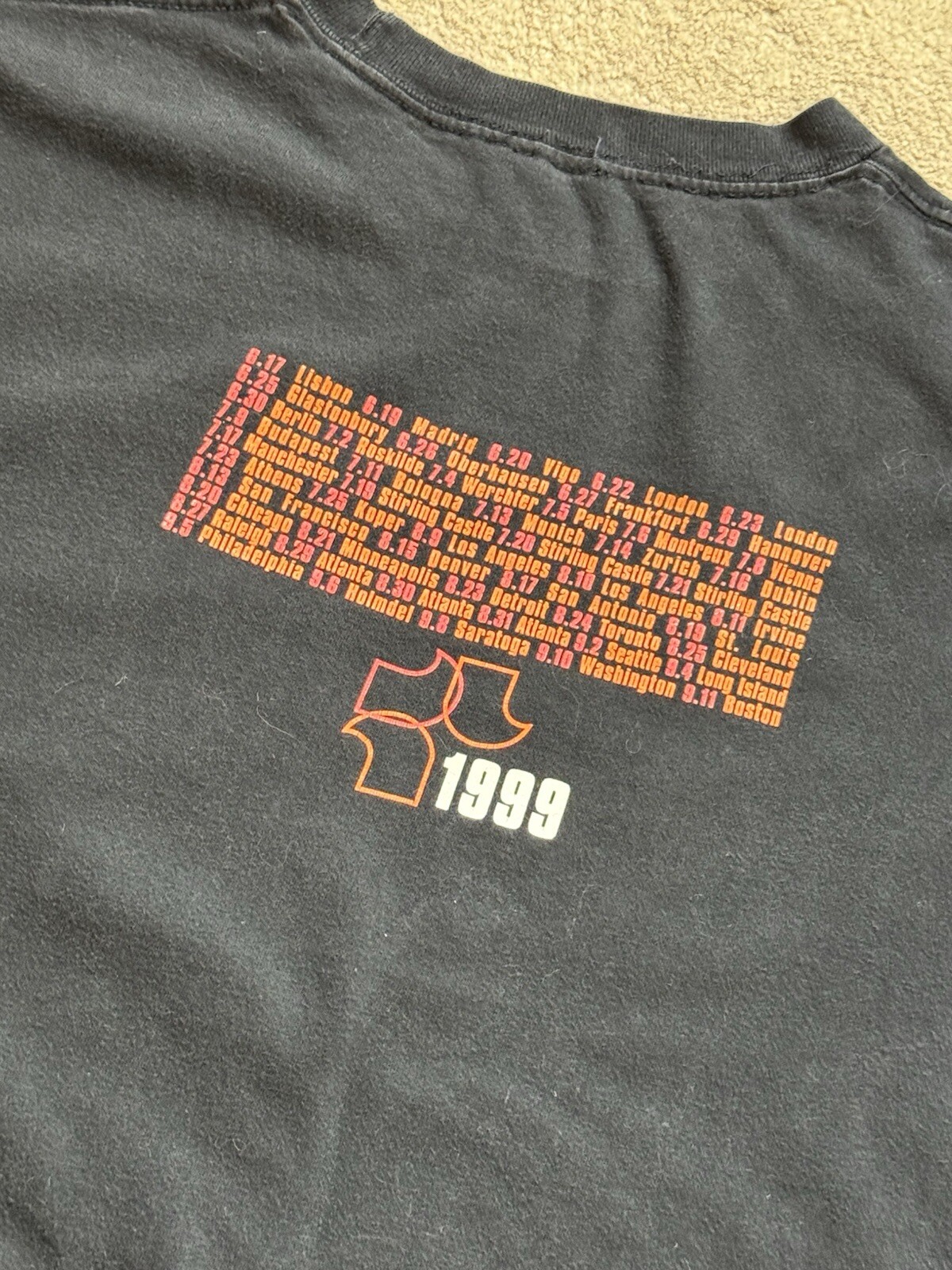 Rem Label REM-033 Vintage 1999 World Tour Giant Label Rock Band T-Shirt LARGE R.E ...