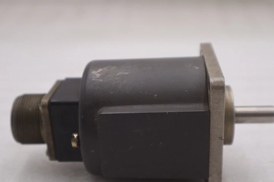 MOOG WINKELKODIERER ENCODER G70SSLDBI 18026 STOCK #K-3710 - Image 4 of 4