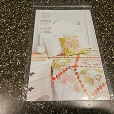 Promenade Quilt Pattern Various Sizes by Basicgrey  PAT8057