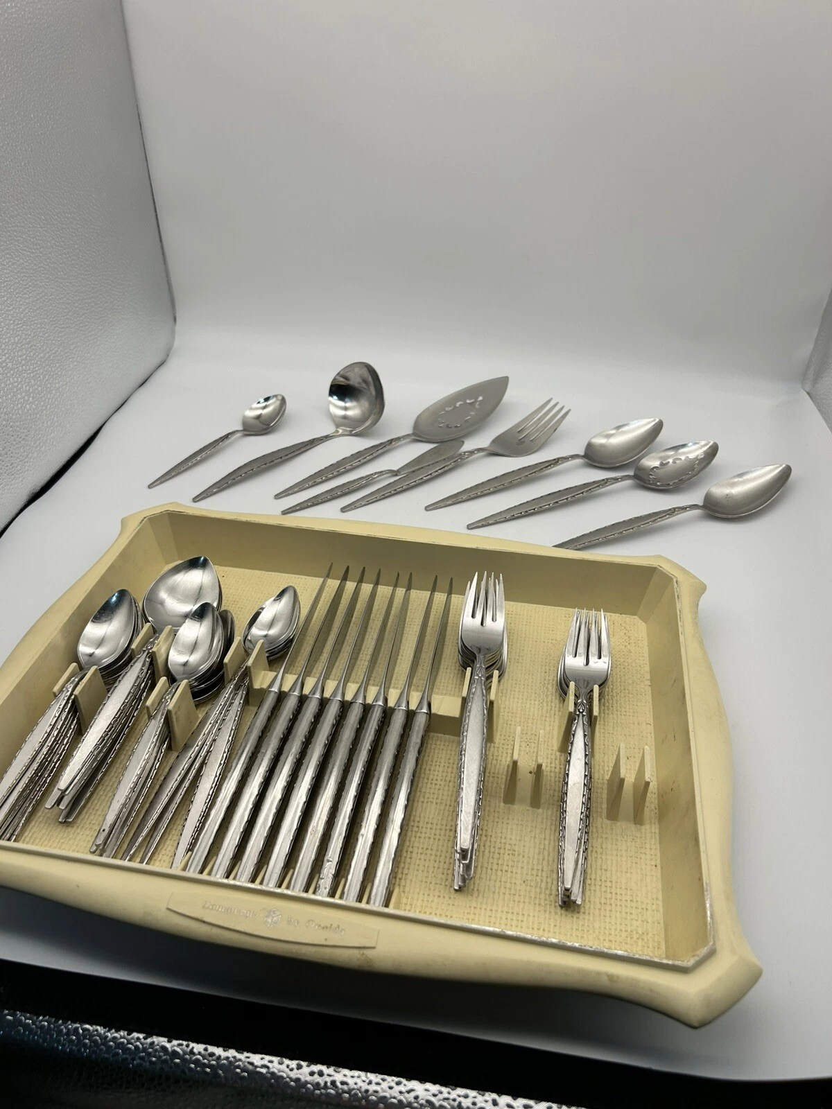 VTG Community stainless flatware by Oneida 49 pieces + 8 serving pieces w/tray