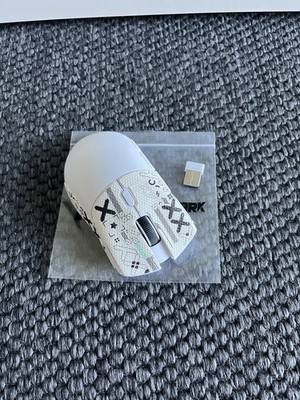 ATTACK SHARK R1 Kabellose Gaming-Maus BT/2,4G/USB-C PAW3311 59g 18kDPI 300mAh PC