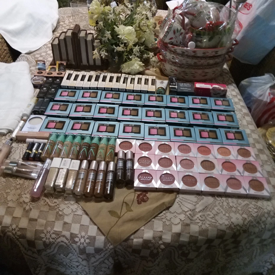 Paquete Mixto MAQUILLAJE BELLEZA CoverGirl, ELF, Revlon Lote de 100 Piezas Foto 2 de 4