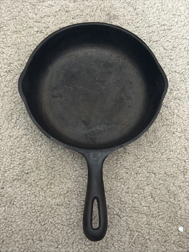 Wagner Ware Cast Iron Skillet #5 - 8” Pan