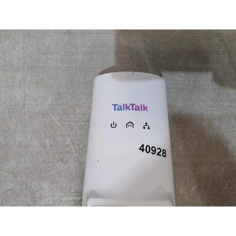 D-Link DHP-P326AV PowerLine Adapter White 250-V 2x-LAN Ports 200Mbps 3-Pin Plug - Image 2 of 4