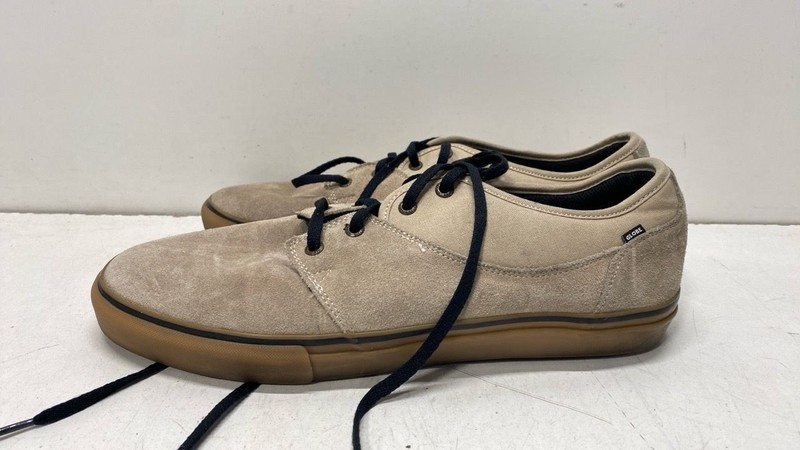 Globe Men Sneakers Mahalo 13 Beige Suede Lace-Up 13