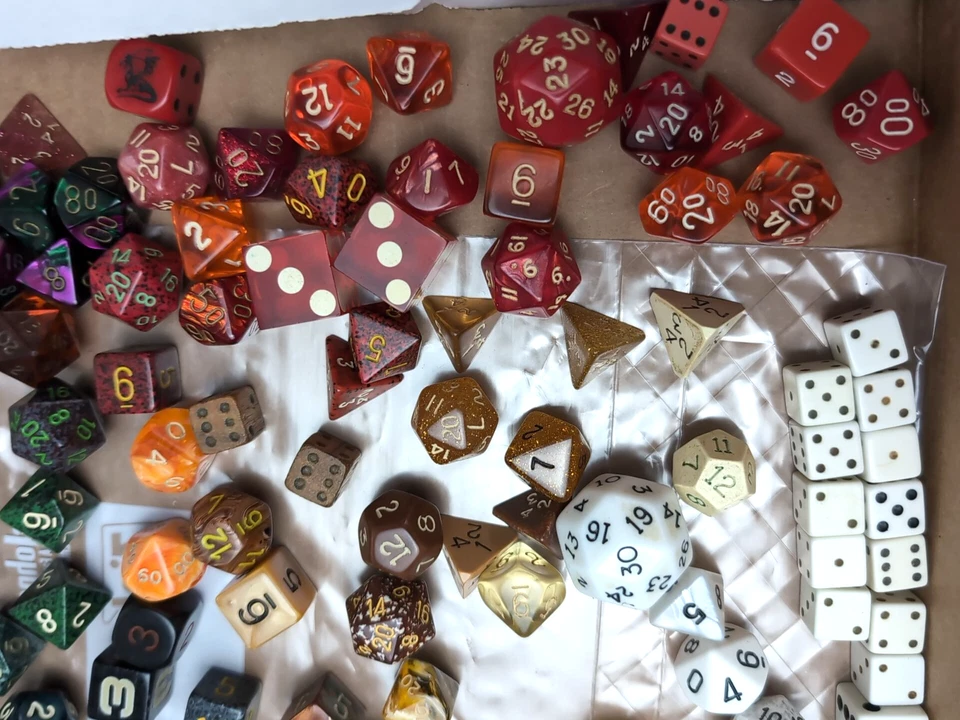 DADOS- D&D AD&D- ARMERÍA/Gamescience)/D&G/Chessex- Cristales/Gemas/Mármol- Más de 180 Foto 2 de 4