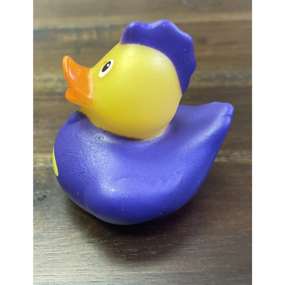 PATO GOMA PÚRPURA POLLO GRANJA GALLO CRUCERO COLECCIONABLE 2" Foto 2 de 4