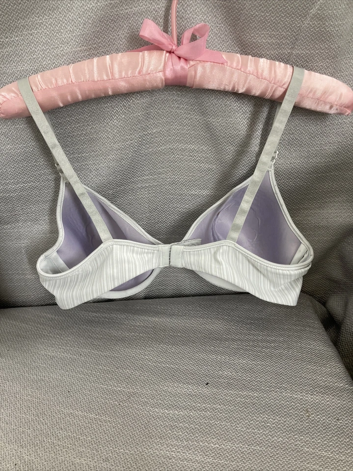 Barely There 32C Bra Beige Underwire Comfortable Curves Lightly Pad 4364 - Image 4 of 4