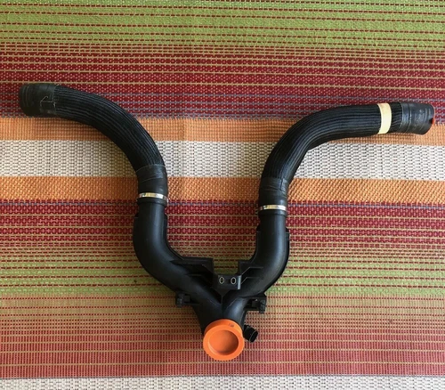 2014 MASERATI GHIBLI QUATTROPORTE AIR INLET SLEEVE ASSEMBLY OEM P/N 67000135