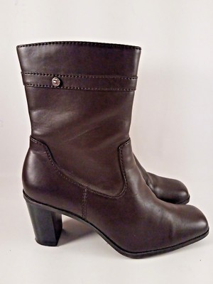 Tommy Hilfiger vegan leather boots Tommy Hilfiger Womens Baylon Zipper Faux Leather Chelsea  main image 4