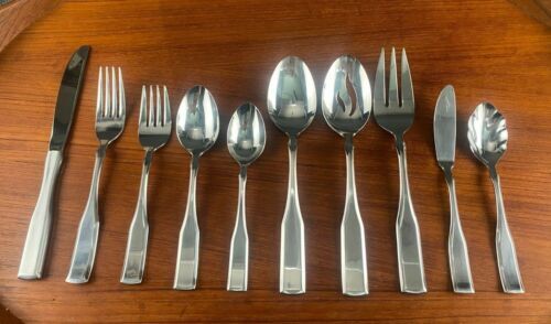 Reed & Barton Surrey 20 Piece Service for 4 Quality 18/10