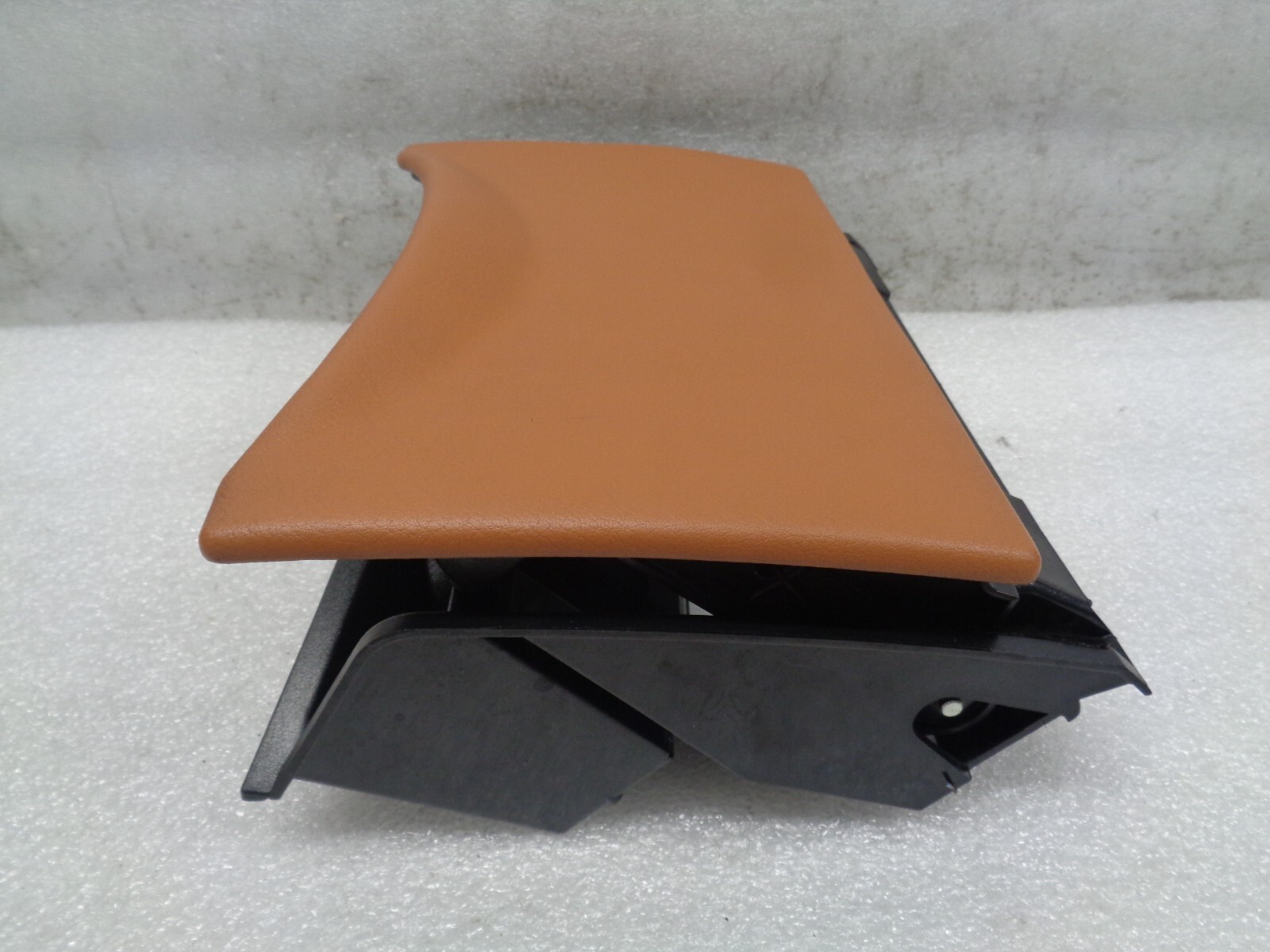 04-08 Maserati Quattroporte Front Left Dash CD Changer Trim Cover OEM AK2209201