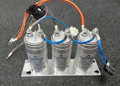 EPCOS / TDK Kondensatoren  B32362-C3207-J030 # 200µF / 330VAC # 3 x auf Konsole