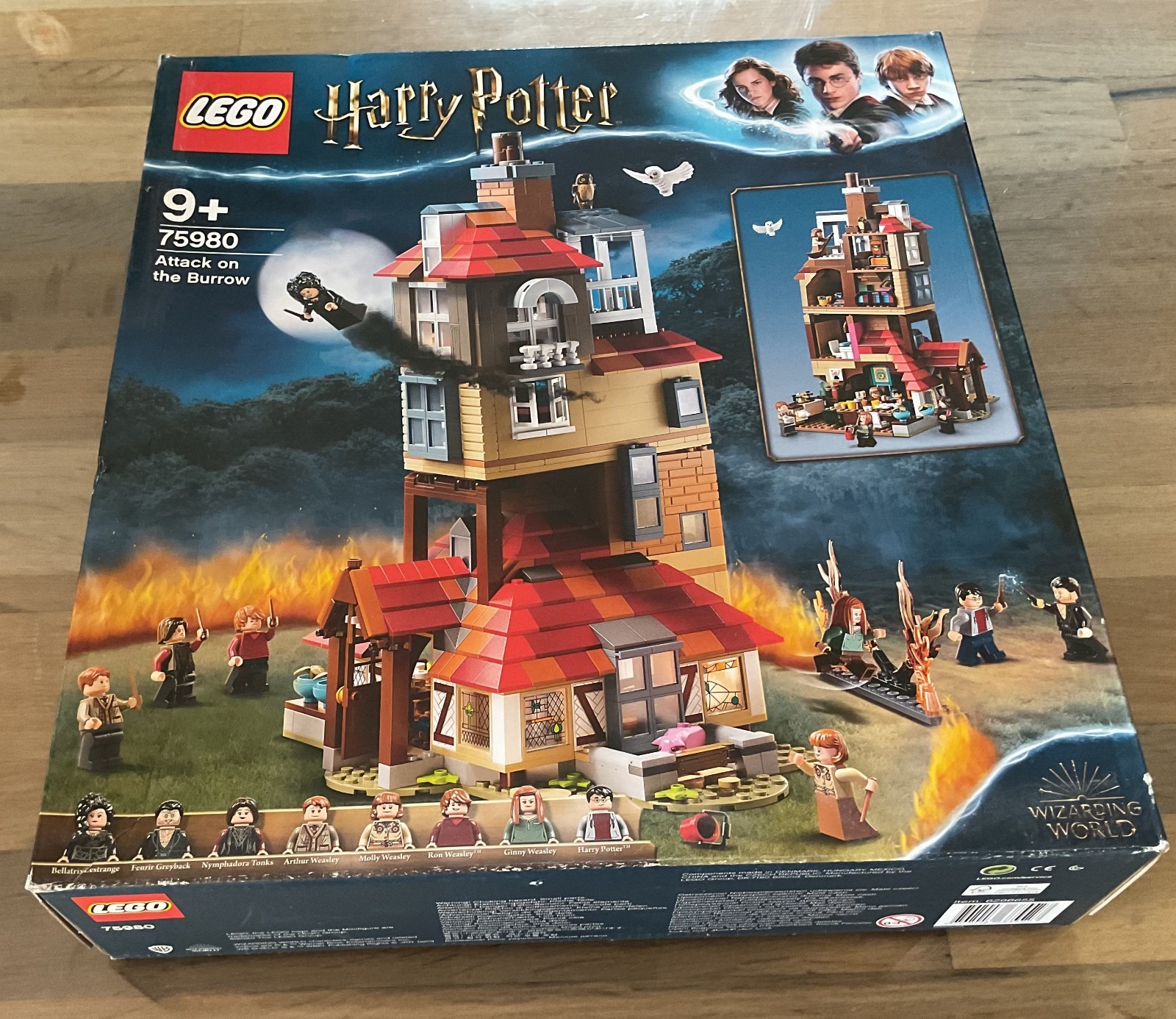 Lego Harry Potter 75980 récréez l'Attaque du Terrier en famille au salon