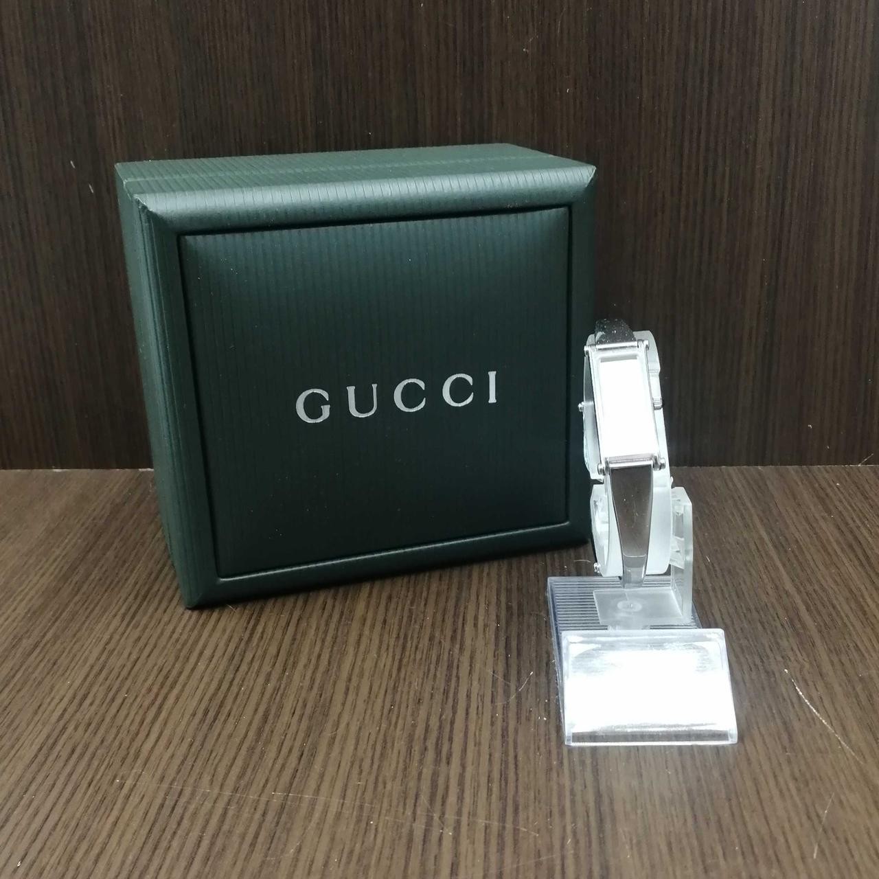 Gucci Quartz Watch Model 1500L Stylish Luxury Timepiece