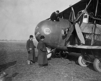 Lord Gorell General Sykes inspect a Vickers Vimy Commercial of Ins- Old Photo