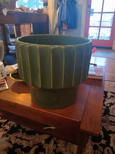 Vintage Bauer ,"Biltmore" Dark Green Planter 12"