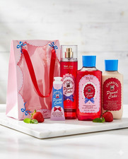 Bath  Body Works STRAWBERRY POUND CAKE Luxury Gift Set