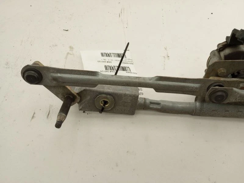 Volvo XC70 V70 Rear Windshield Wiper Motor & Transmission Fits 01-04 - Image 3 of 4