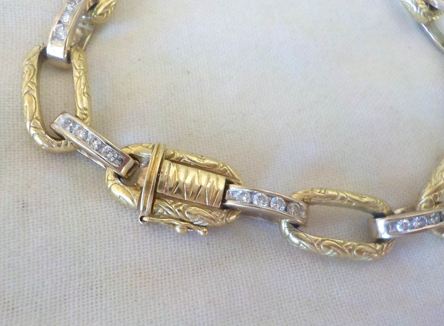 Solid 18K Multi Gold Oval Chain Link Diamond Brac… - image 7