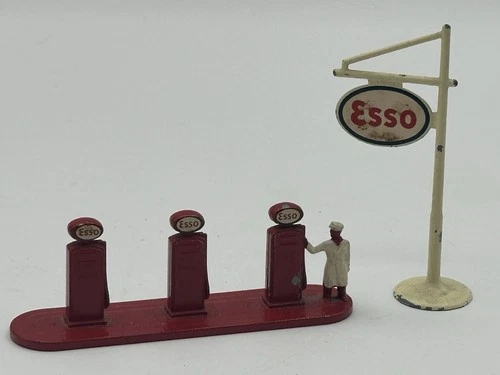 Matchbox/Lesney Accessory Pack #A-1A ESSO PETROL PUMPS & SIGN