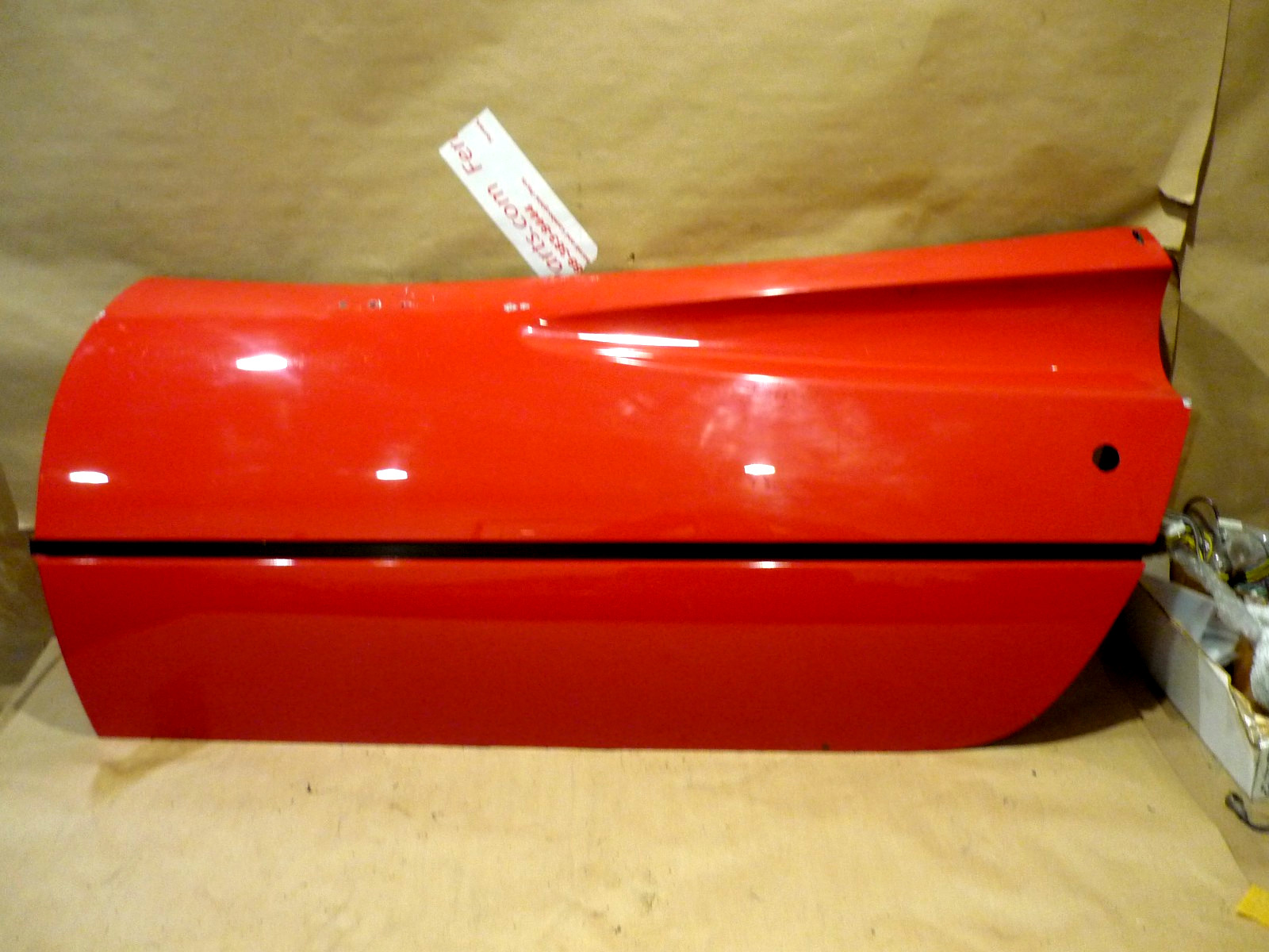 Ferrari 308 GTS USA - LH Door -Red- P/N 60348109